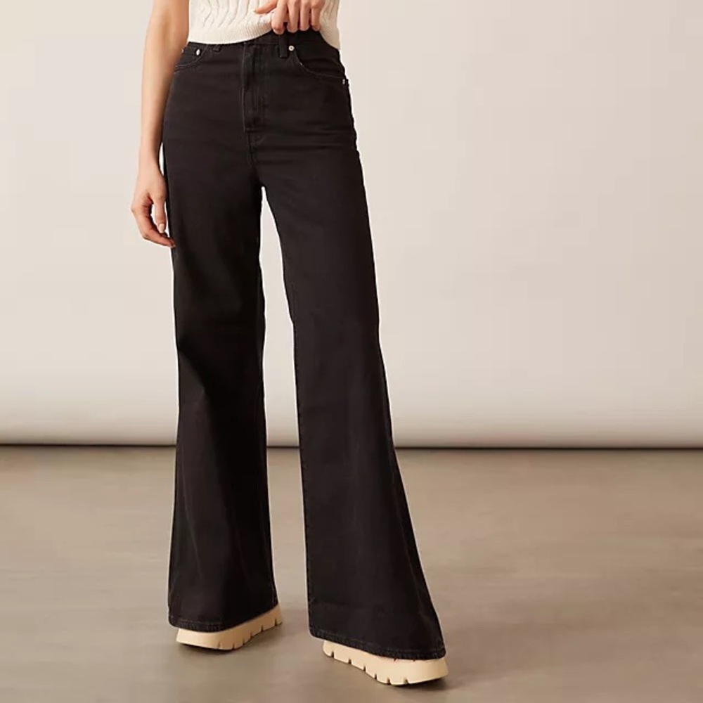 Levi's High Rise Loose Flare Trainwreck Black Jeans